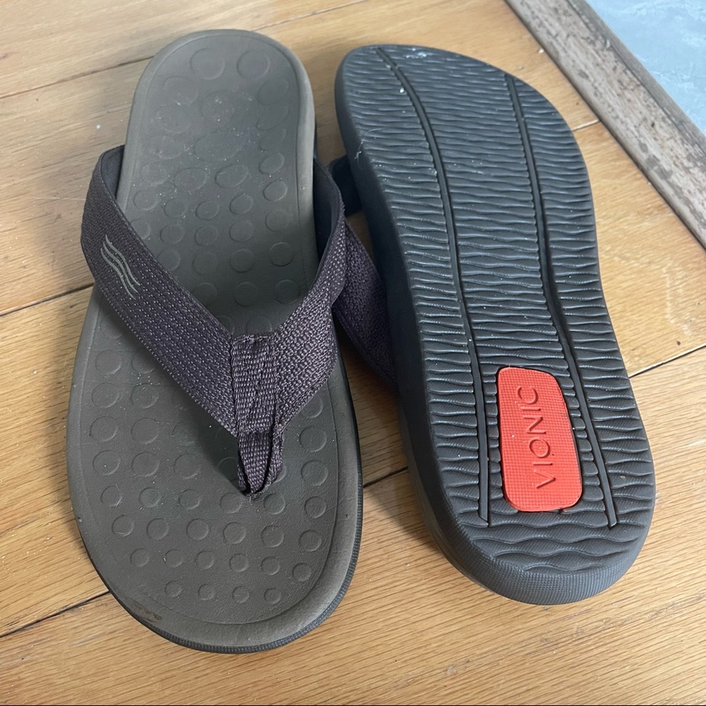 Supportive flip flops (Vionic) - Picture 3 of 3